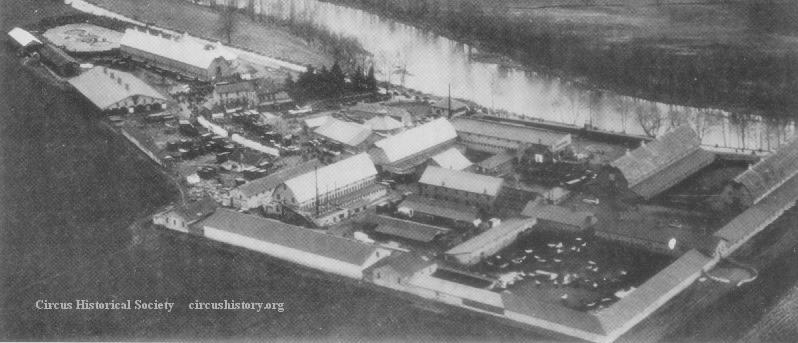Aerial photo, winter quarters