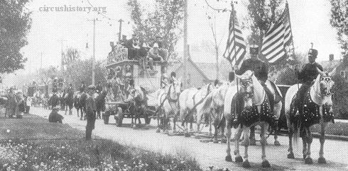 Gollmar Brothers 1922 parade